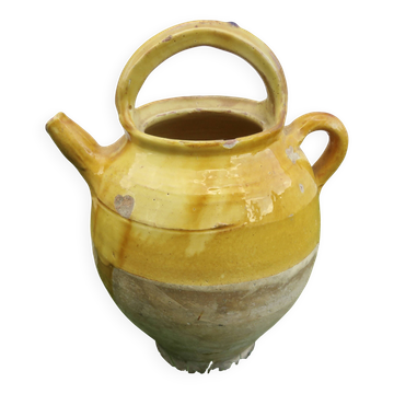 Yellow glazed terracotta jar, south-west of France.