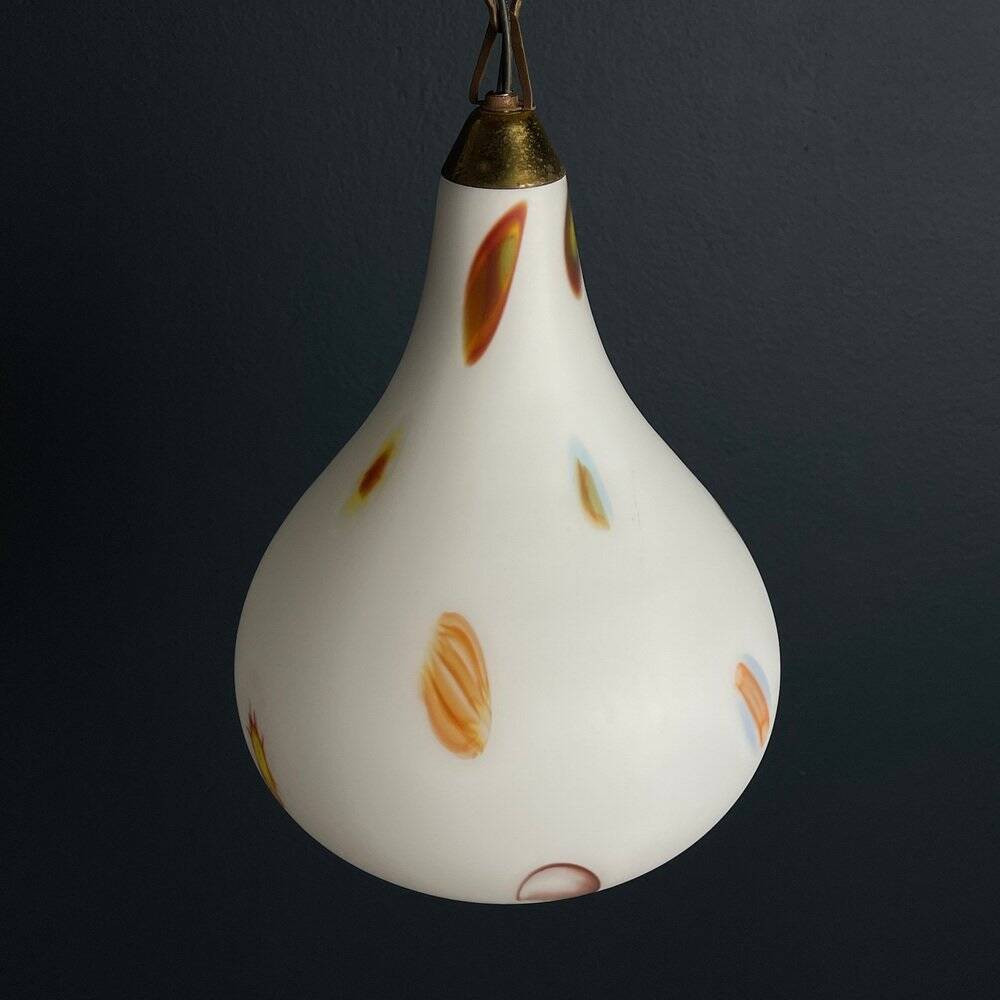 Murano opaline glass pendant lamp from the mid-century by Stilnovo, 1950s.