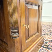 Bureau Chesterfield anglais classique avec panneau arrière
