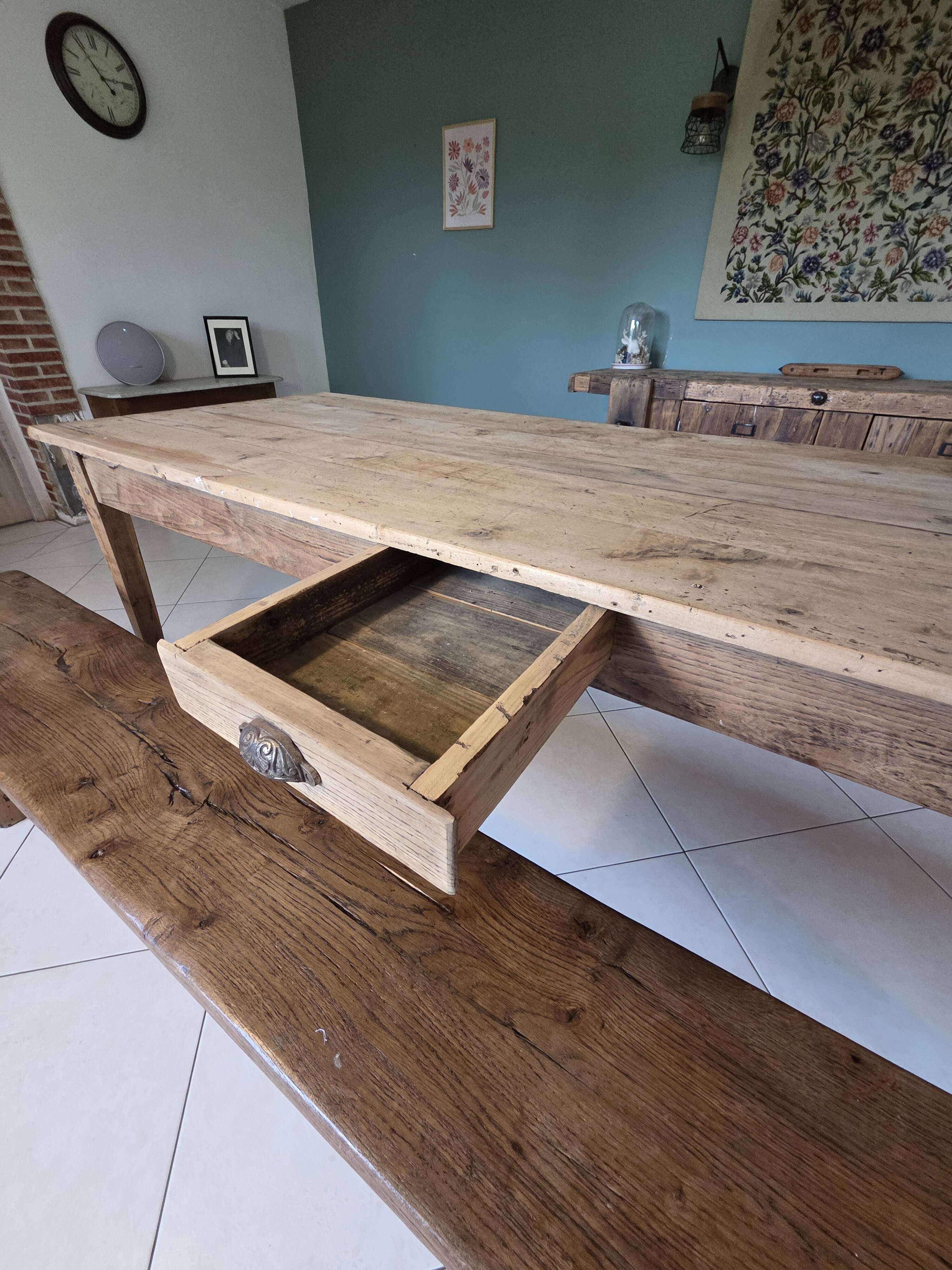 Solid pine farmhouse table and its bench - 19th century - Authentic patina
