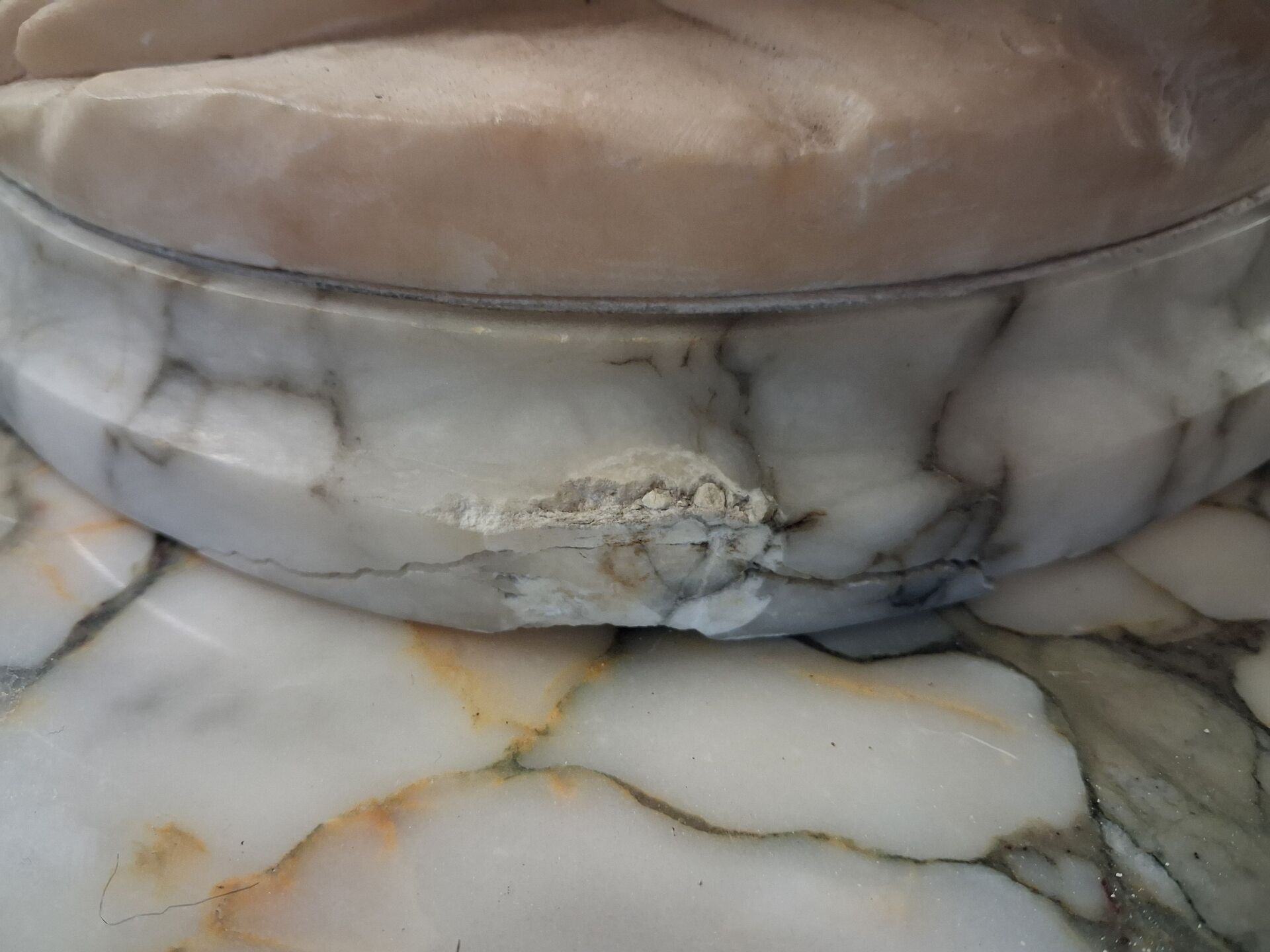 Alabaster sculpture by Pugi.Guglielmo