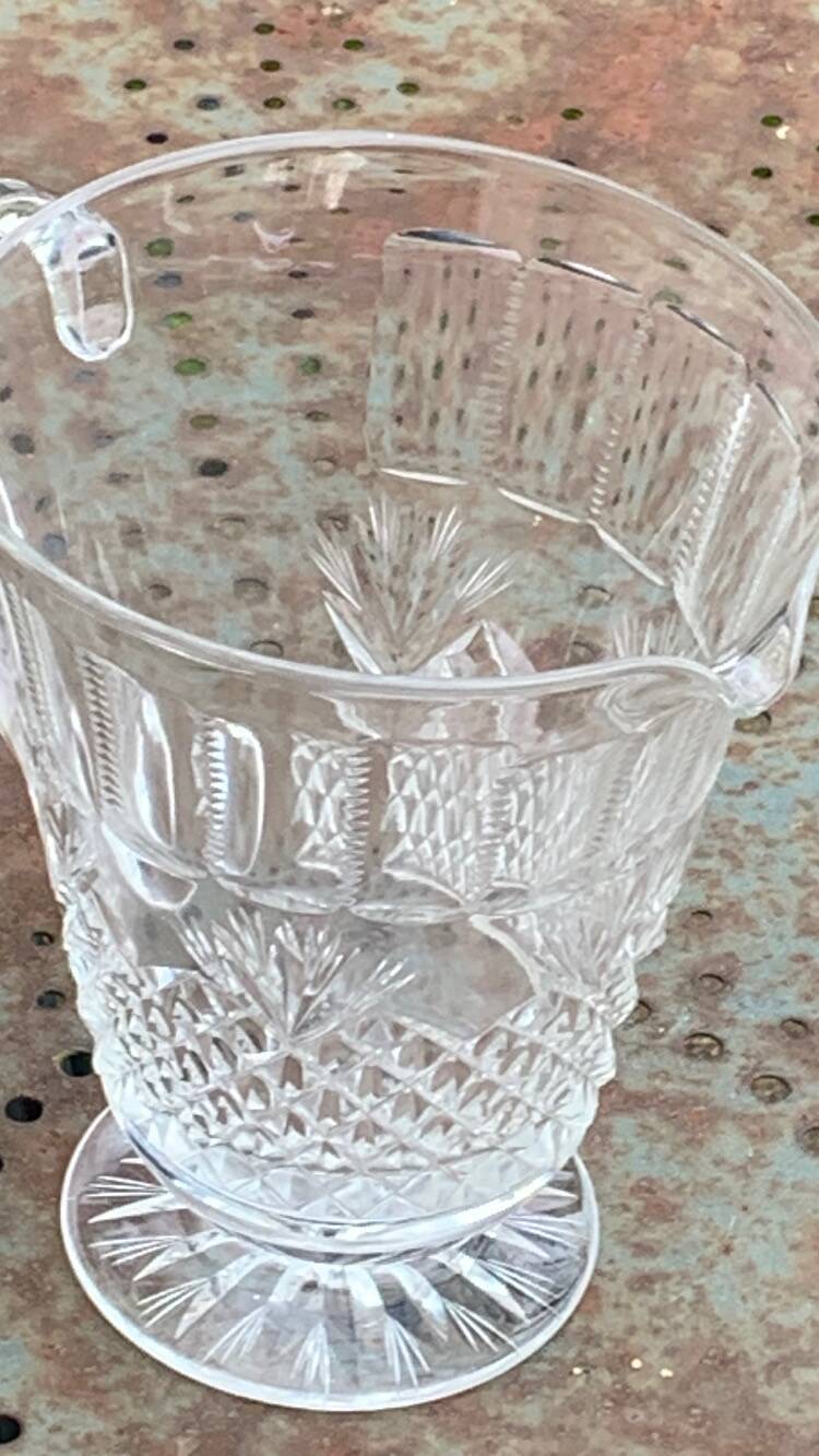 Carafe in transparent glass and crystal, chiseled, old pineapple pattern