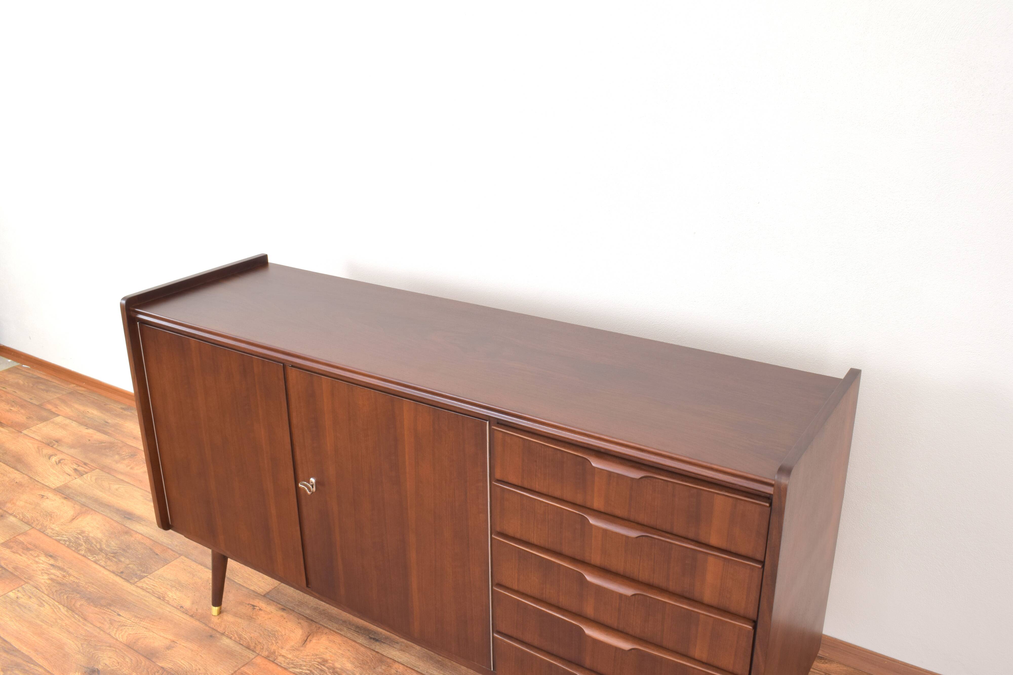 Enfilade vintage en noyer de Möbelhaus Alfred Hübner, Allemagne, années 1960.