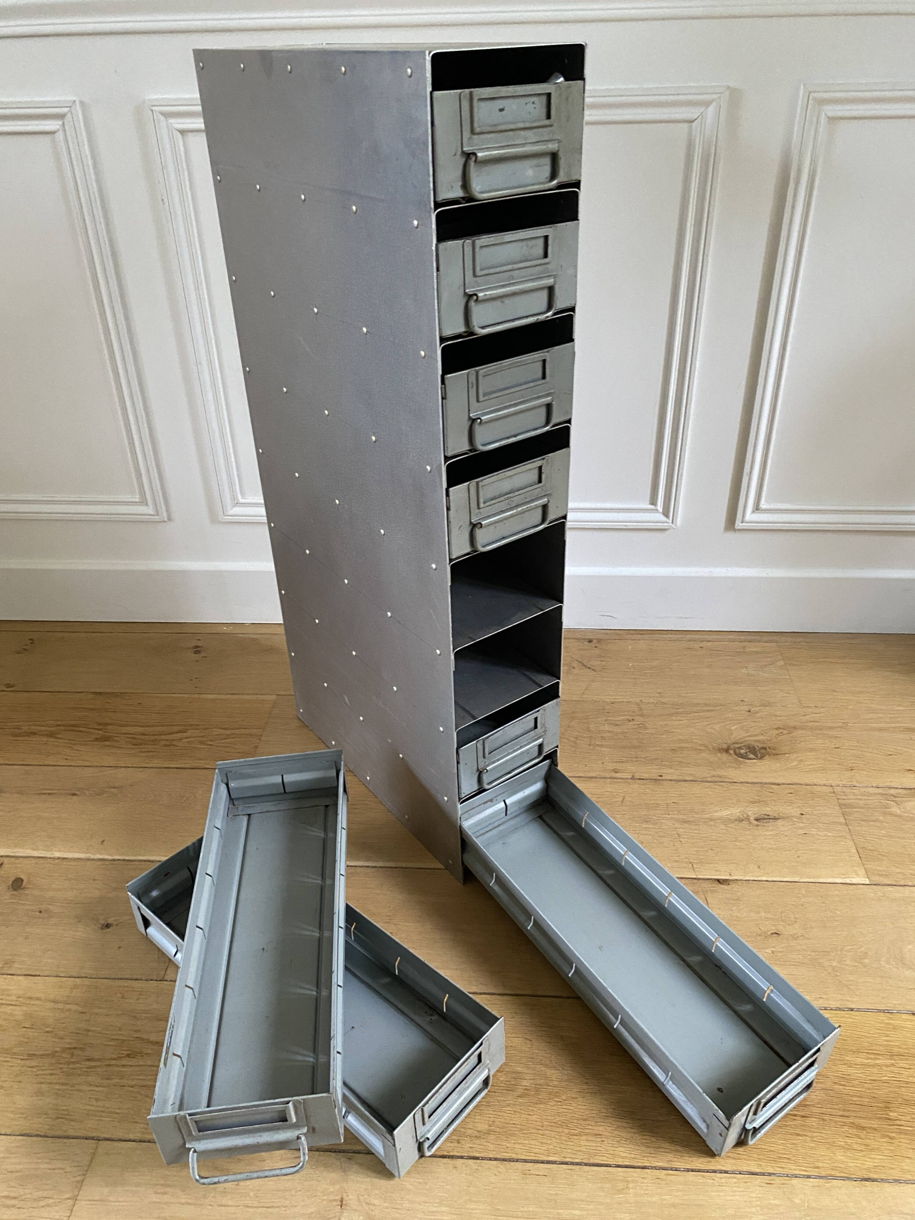 Meuble d'atelier en métal pour outils visserie 8 tiroirs vintage