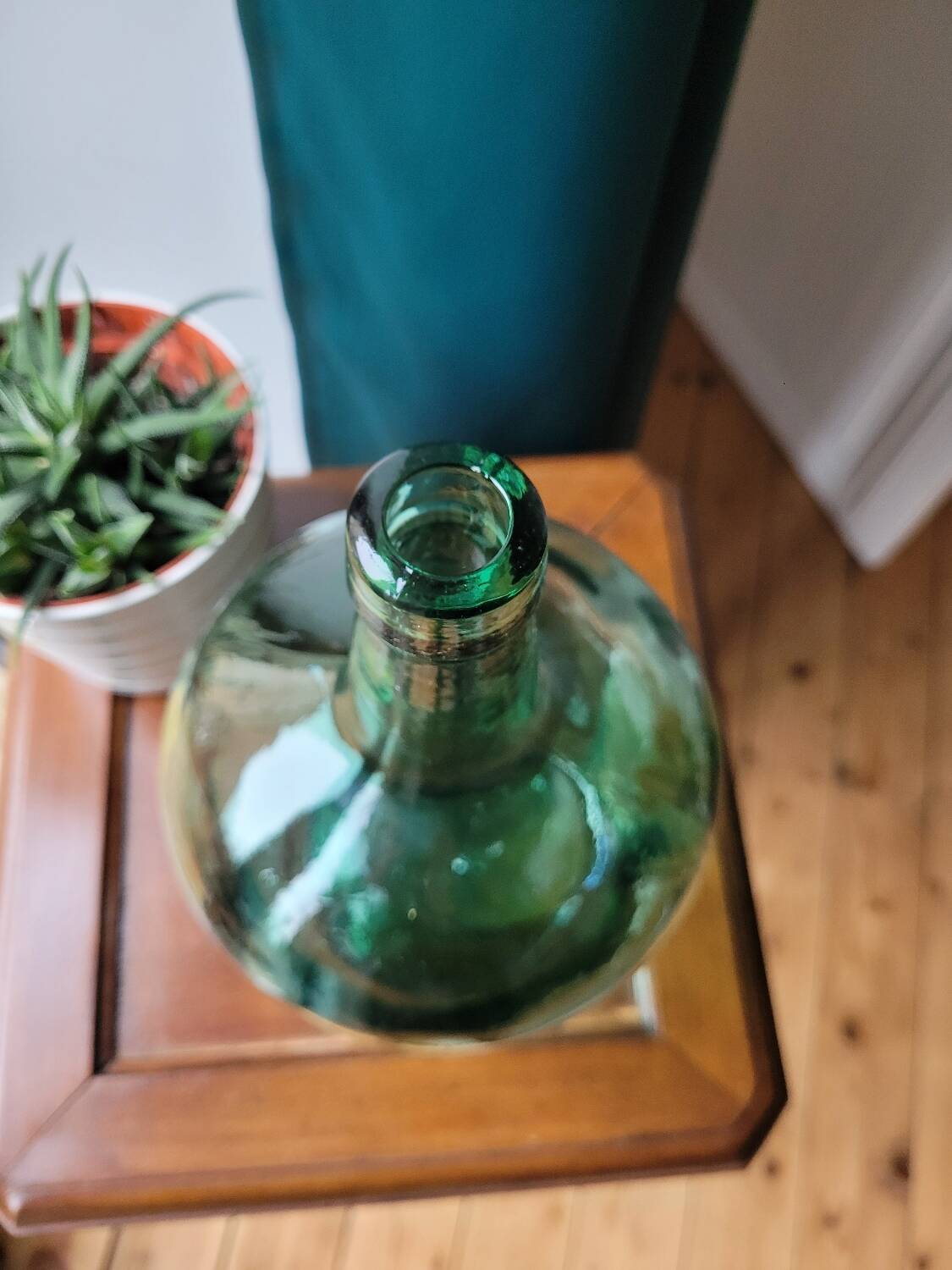 Turquoise green demijohn vase