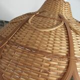 Hanging in wicker and rattan in the shape of a flower
