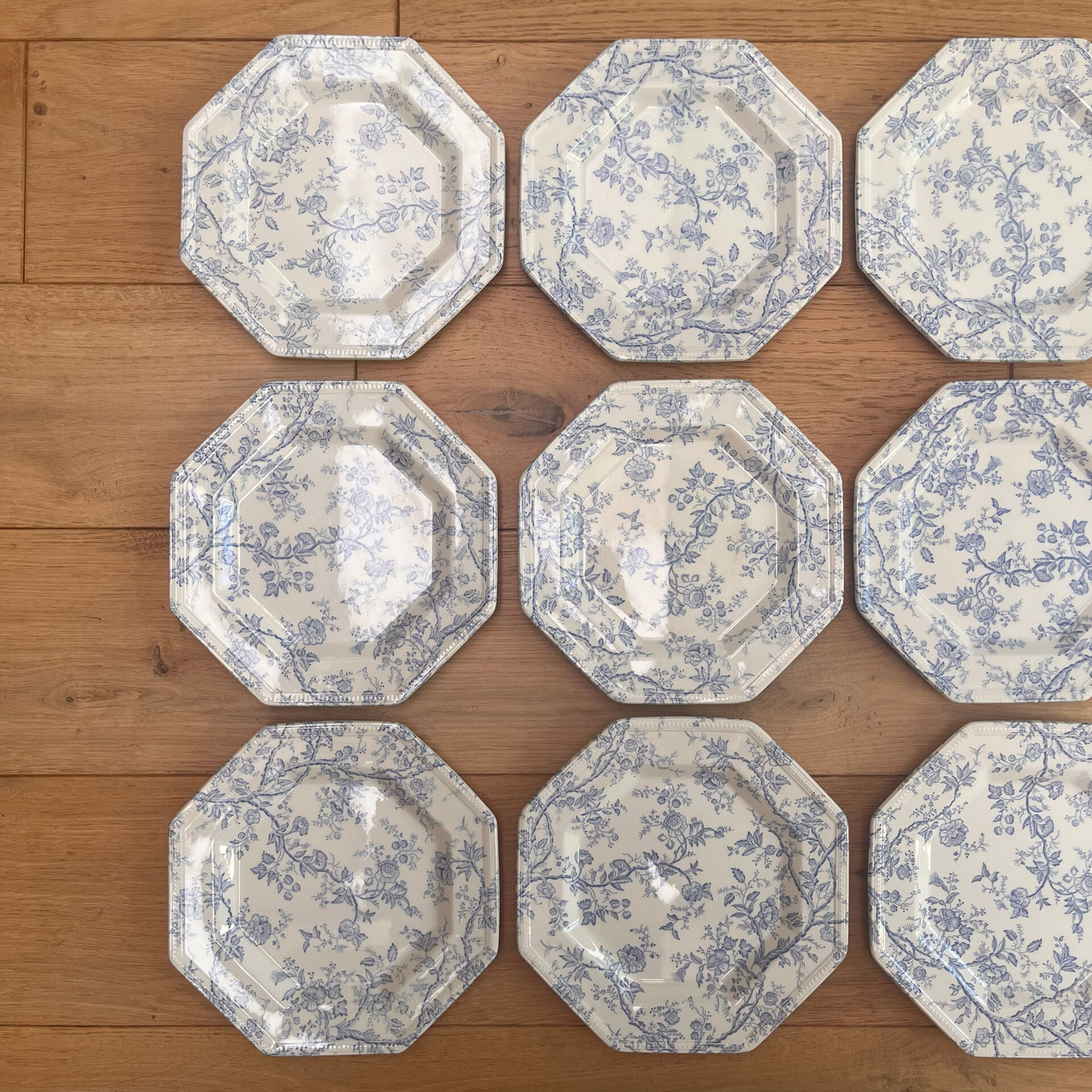 12 dessert plates Johnson Brothers Hyde Park