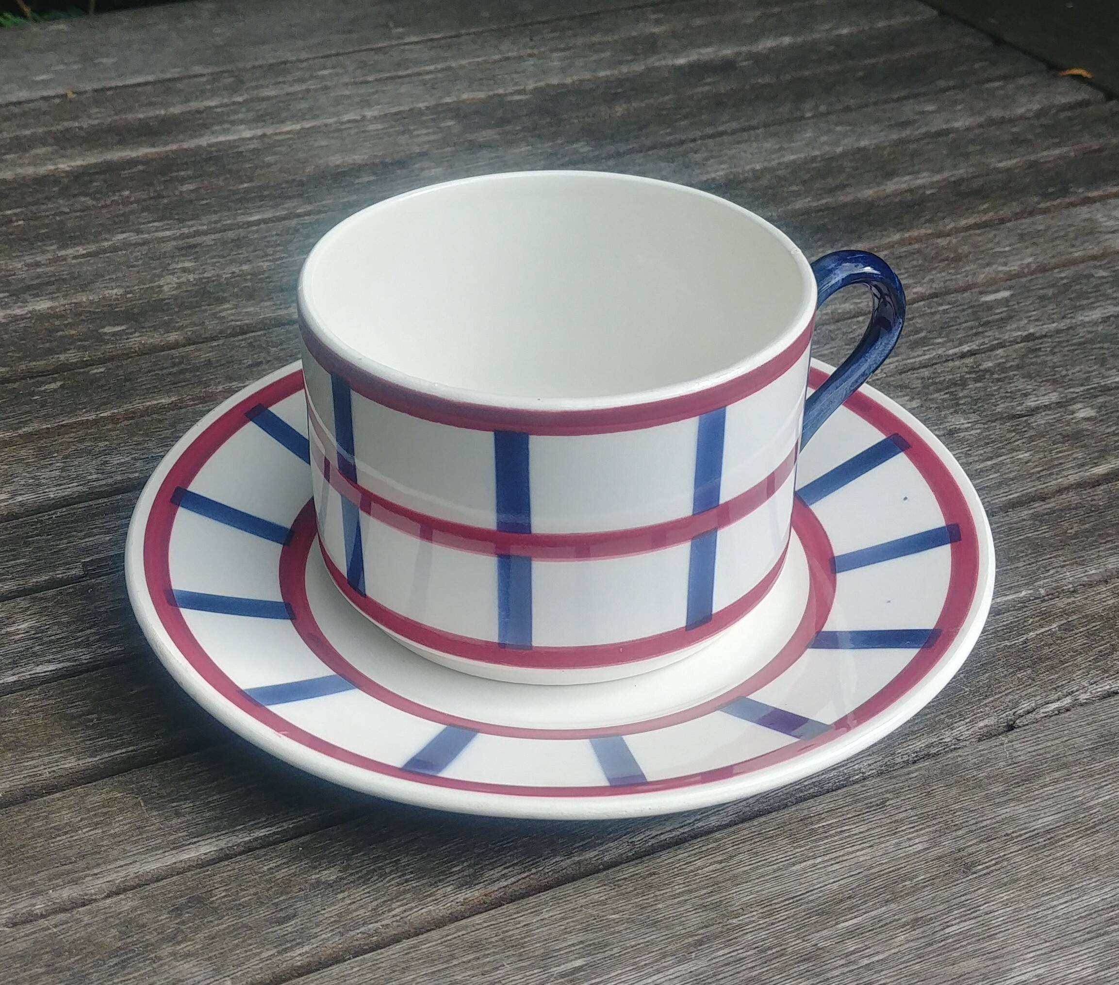 Large cup set and its porcelain sub-cup from Creil & Montereau HBCM model Béarn