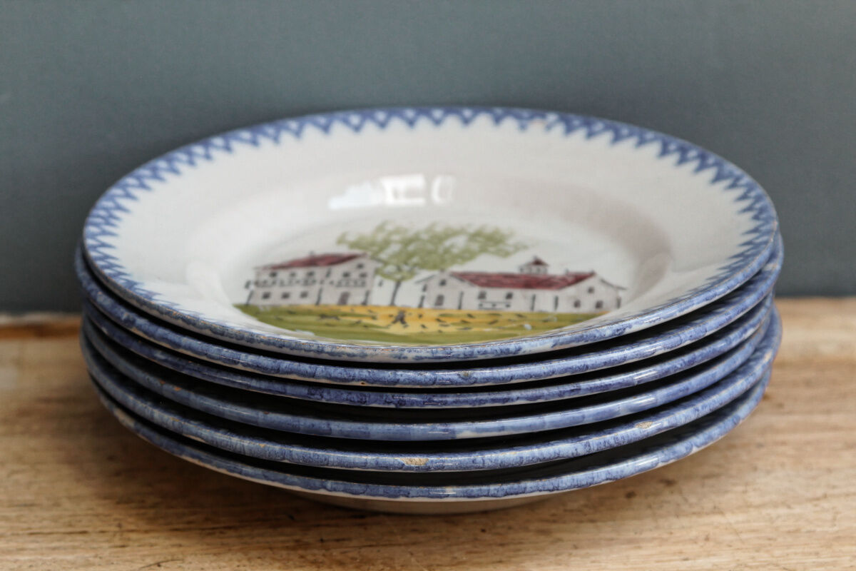 Set of 6 flat plates in faience of St Clément
