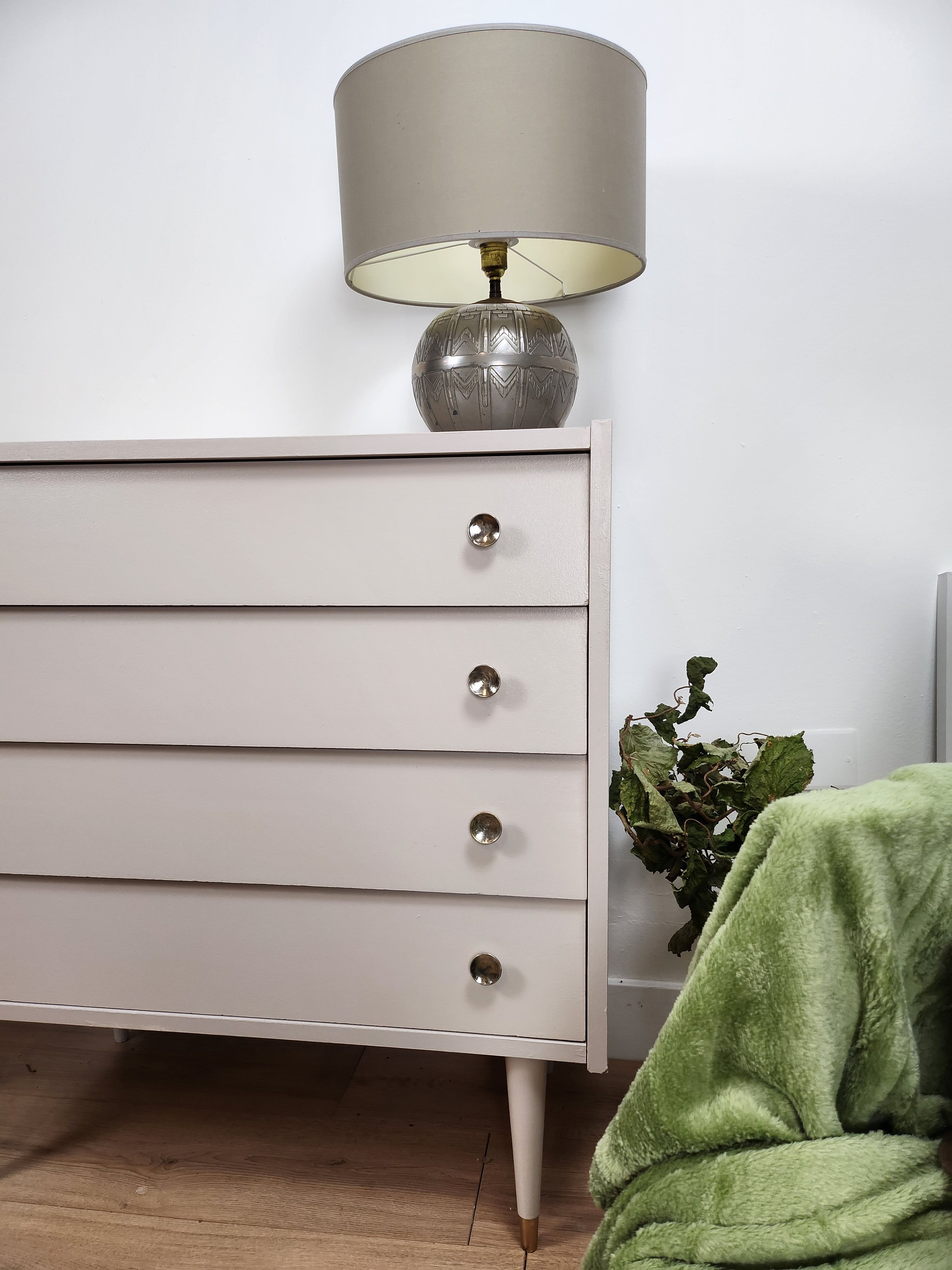 Vintage chest of drawers year 60