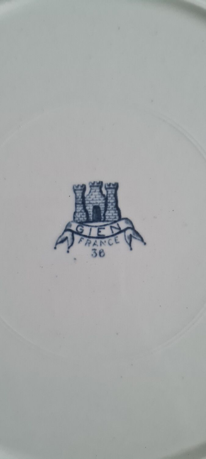 Service of 6 plates in iron earth