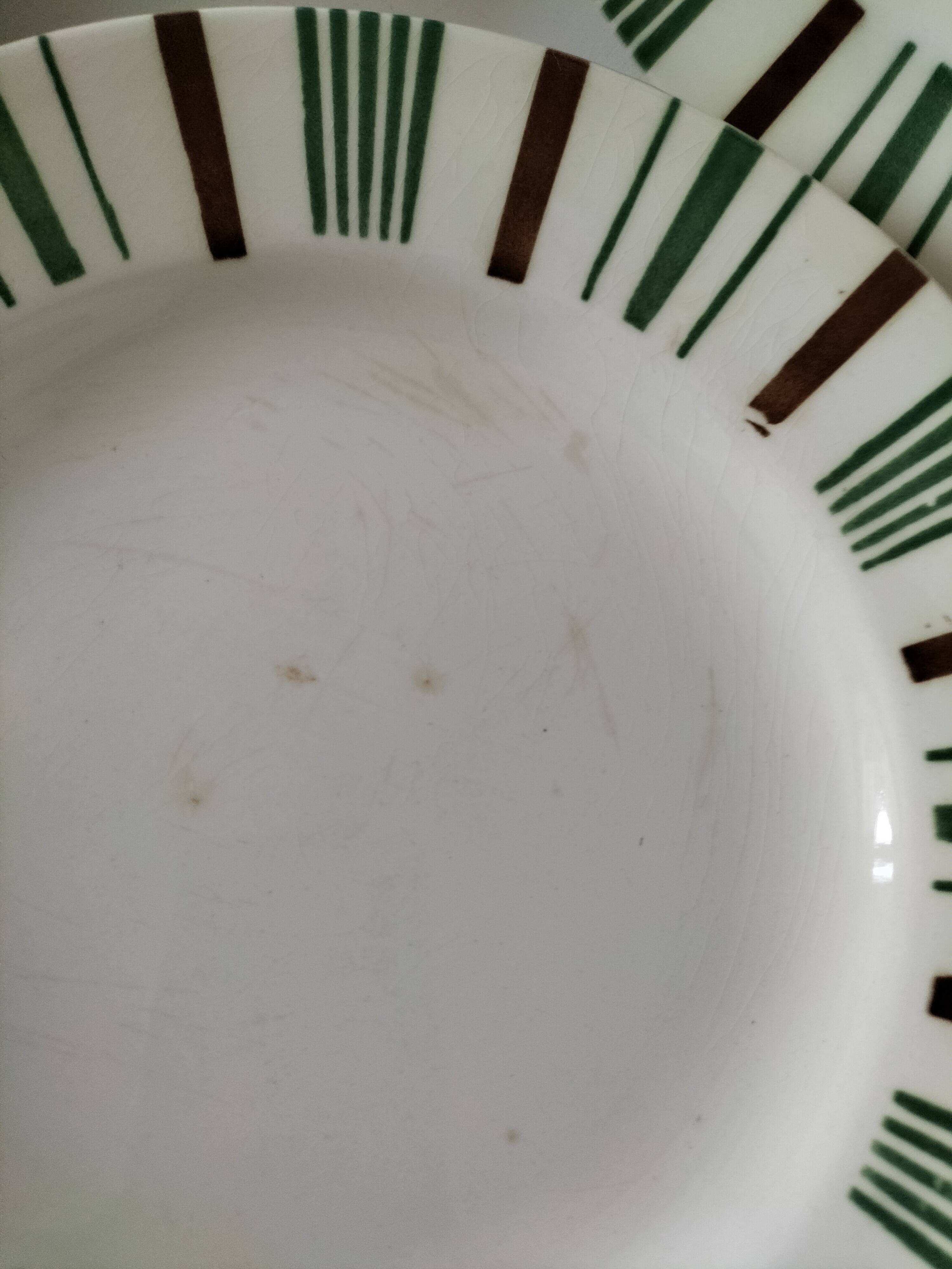 8 vintage flat plates Sarreguemines Digoin model 5329