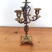four-light candelabrum in chiselled brass from the 19th century