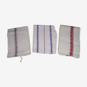 Set of 3 different new and old cloths in Métis