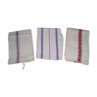 Set of 3 different new and old cloths in Métis