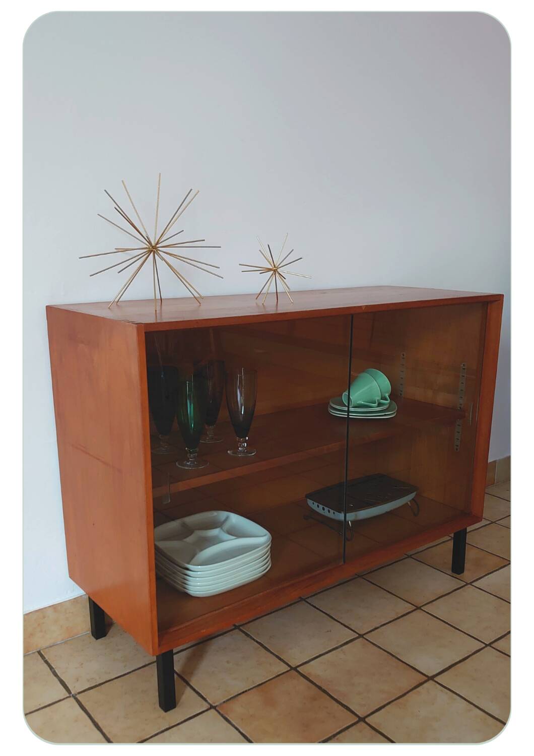 Vitrine du milieu du siècle