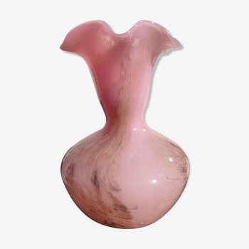 Vase vintage en verre soufflé opaline rose