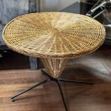Round rattan table