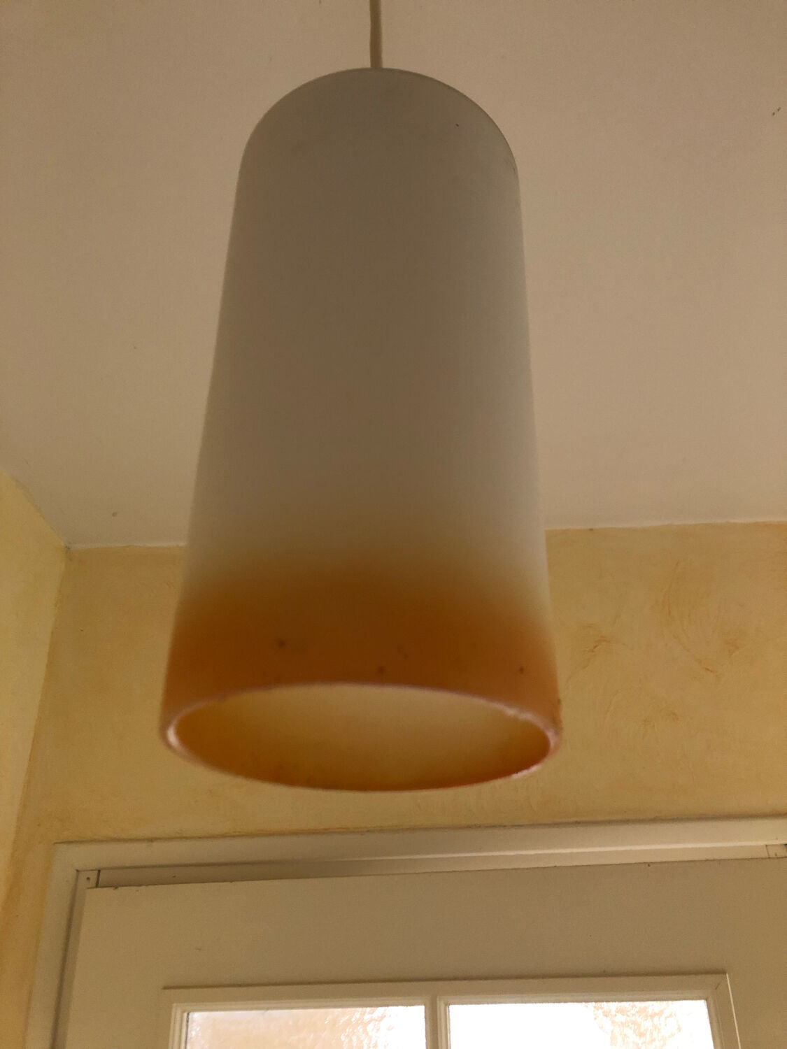 Glass tube suspension