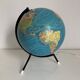 Globe terrestre tripode en verre Taride, 1975