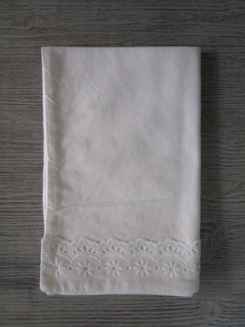 Taie d'oreiller d'enfant ancienne brodée en coton :56x45cm