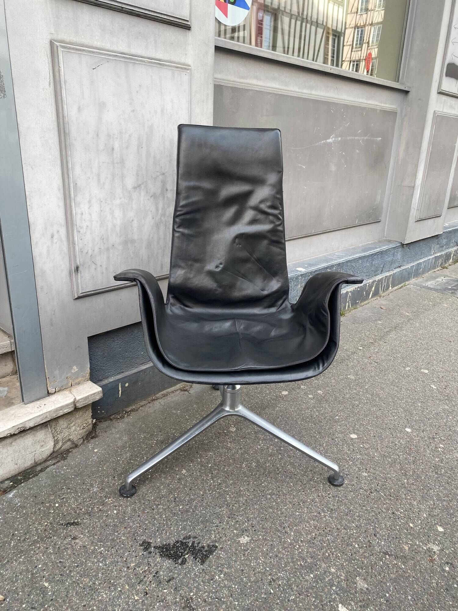 2 FK6725 chairs by Preben Fabricius and Jørgen Kastholm Editions kill inte