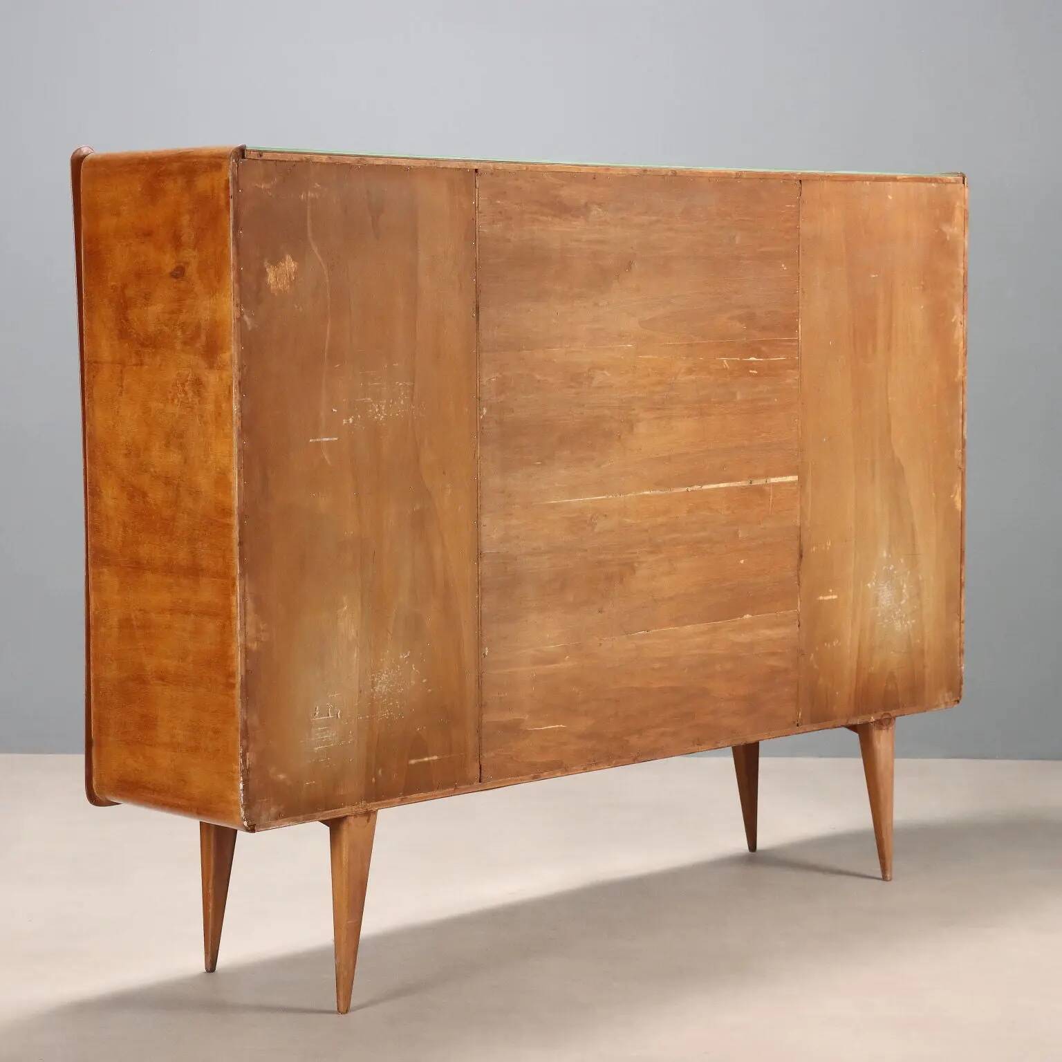 Vintage buffet in walnut veneer, Italian design from the 1960s.