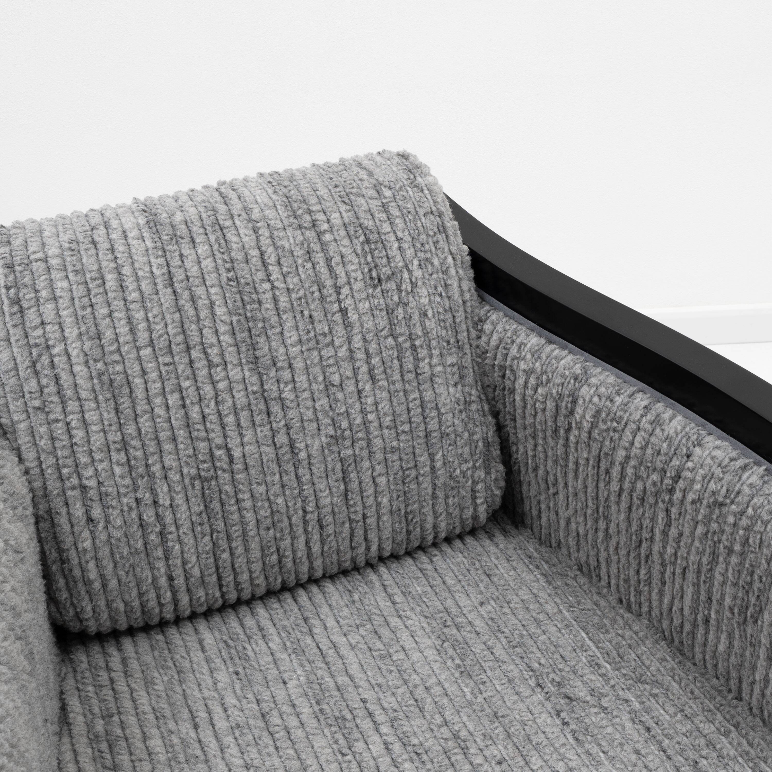 Paire de fauteuils Art Déco italiens en bois laqué noir et velours côtelé