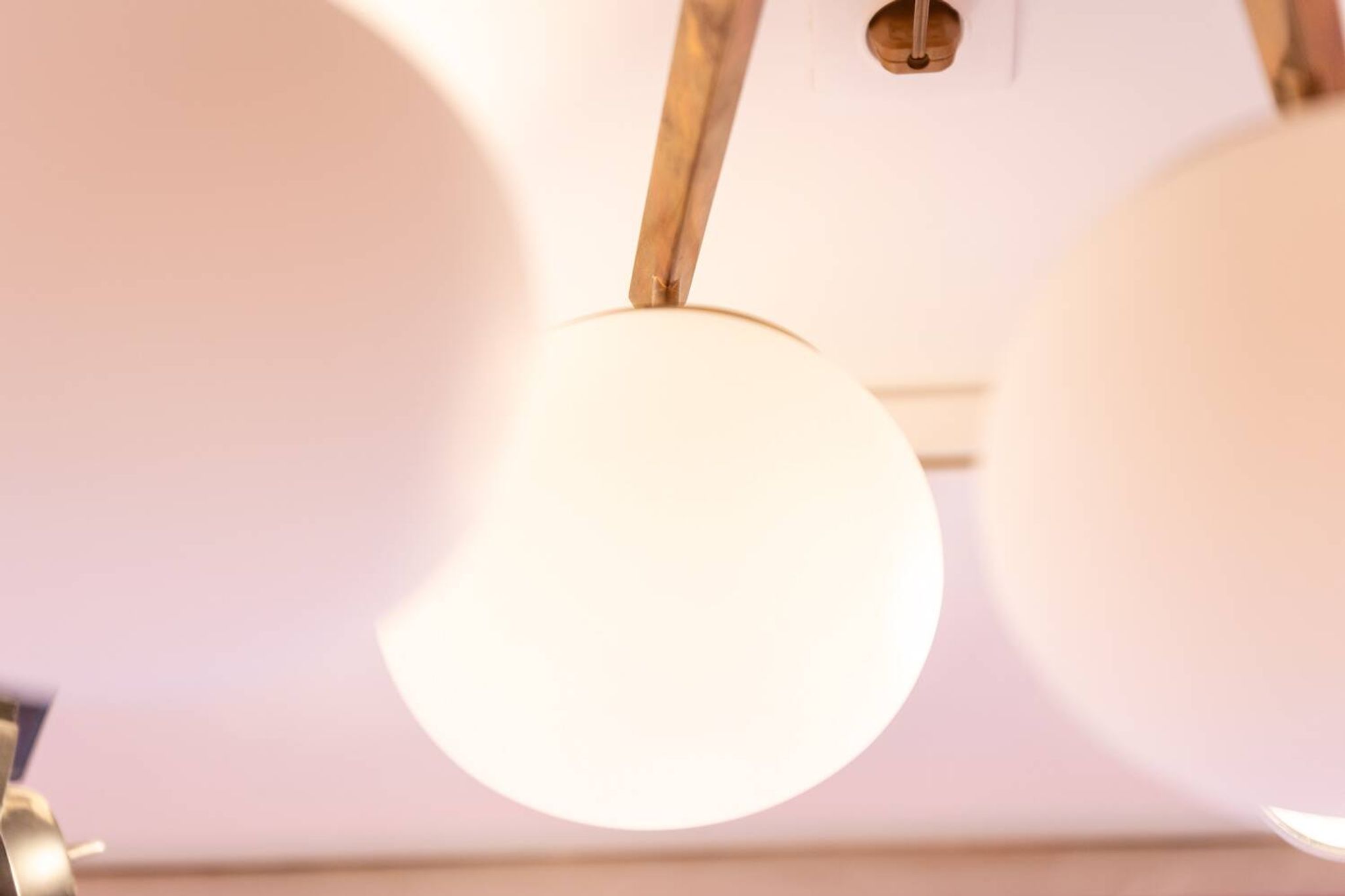Lustre en laiton et opaline