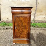 Table de chevet en noyer