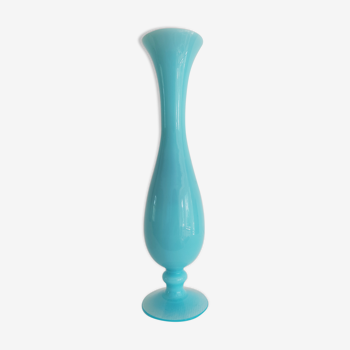 Vase soliflore opaline bleu clair