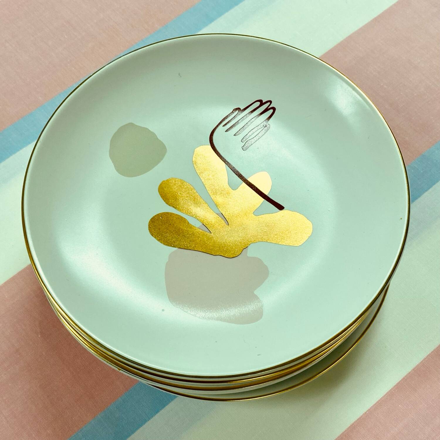 Set of six dessert plates