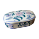 White ceramic box with stylized flower decoration Dimensions: H3 x L8 x P5