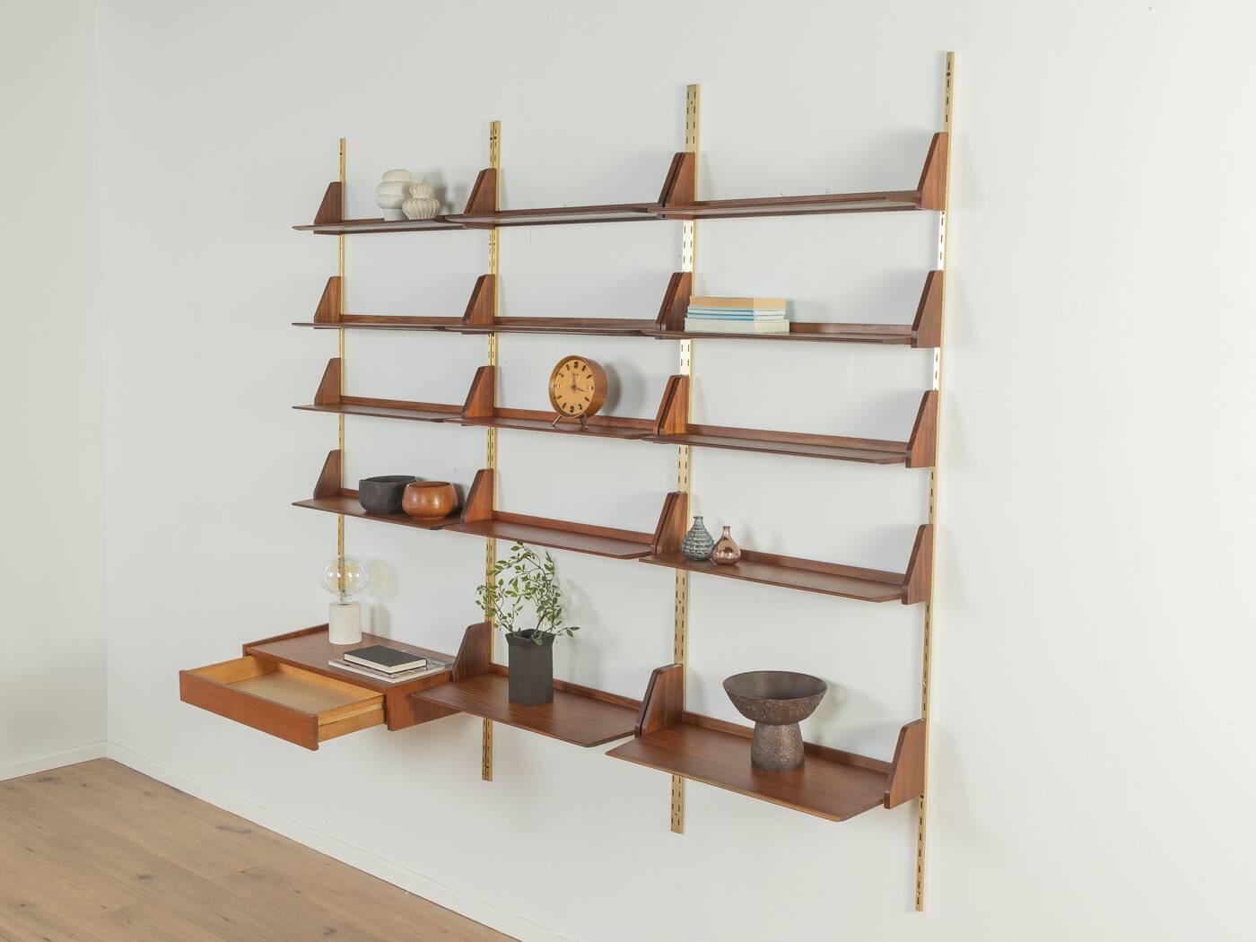 WKS-192 Wall shelf, WK Möbel