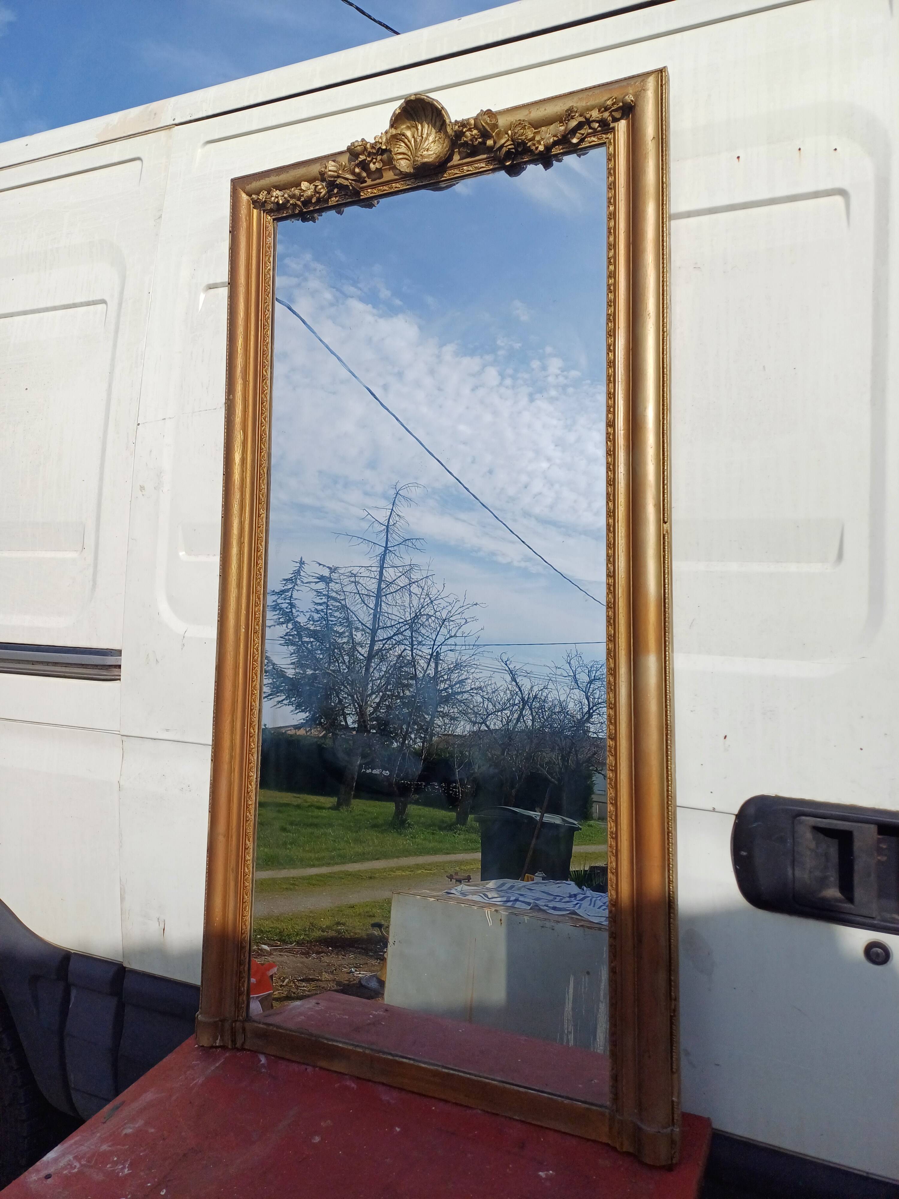 Miroir 19ème bois et stuc doré " coquille st jacques