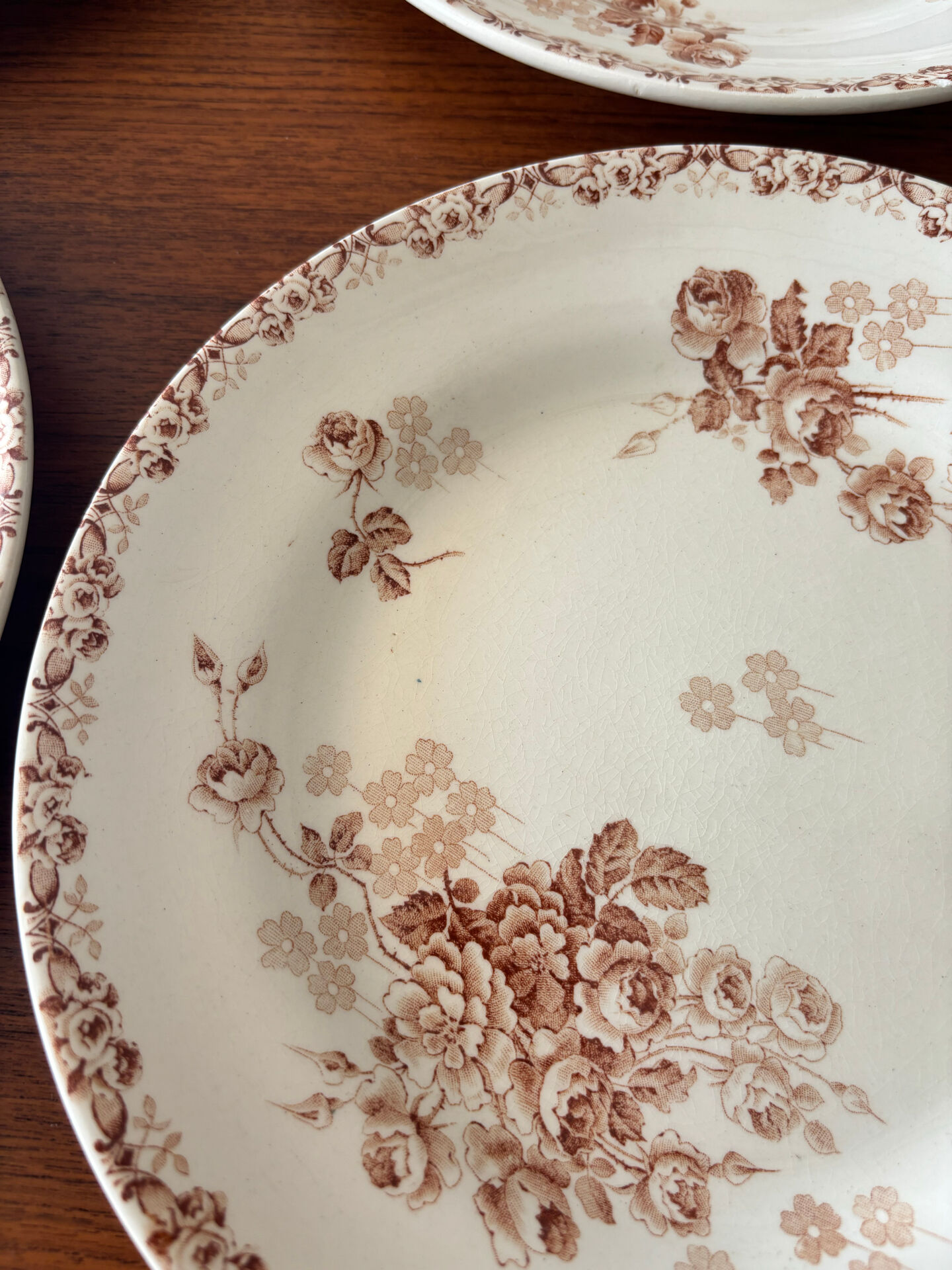4 antique flat plates from Hte Boulenger et Cie in sepia ironstone, Lucie model.