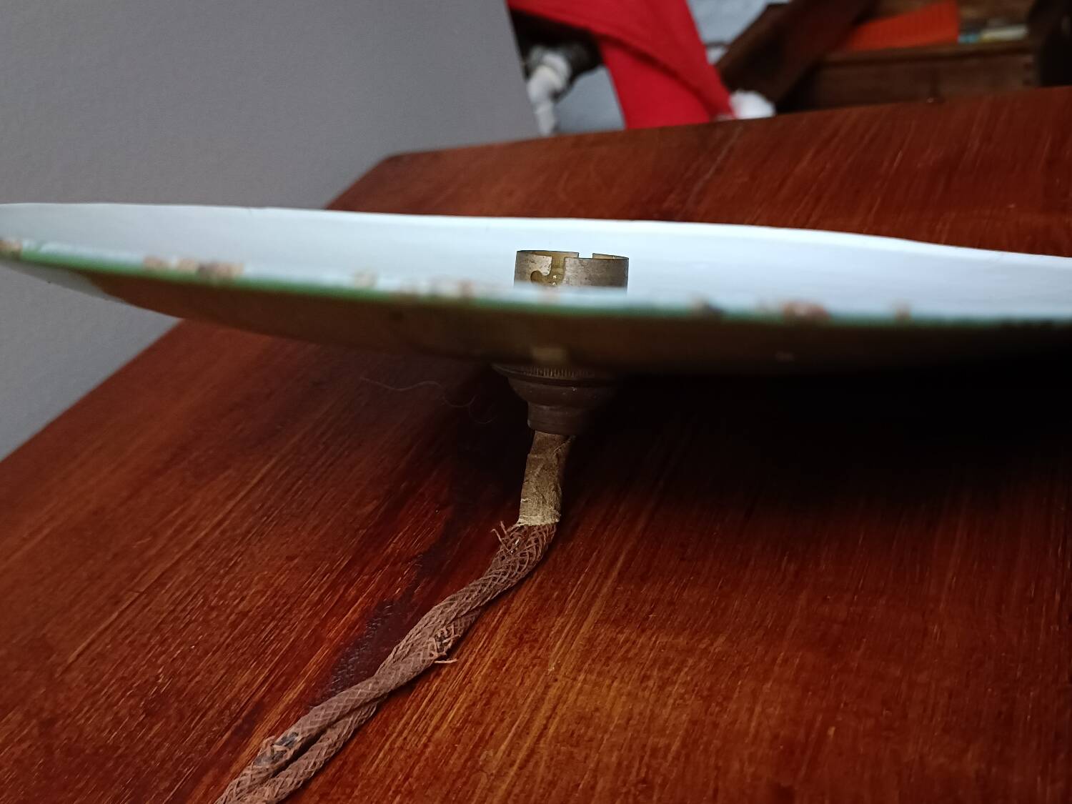 Green saucer pendant light