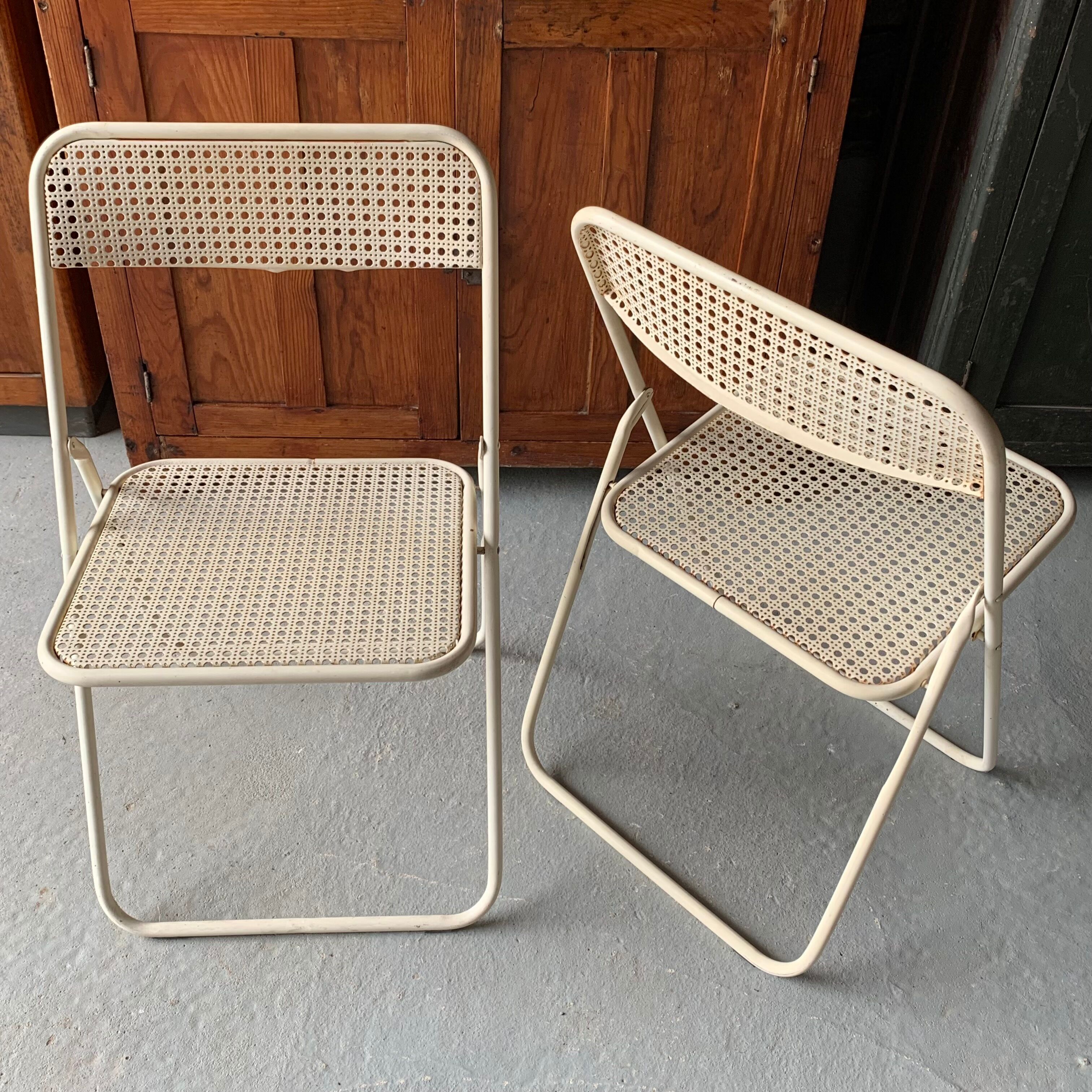 Set folding table and its 4 folding chairs perforated metal cream color - 70s