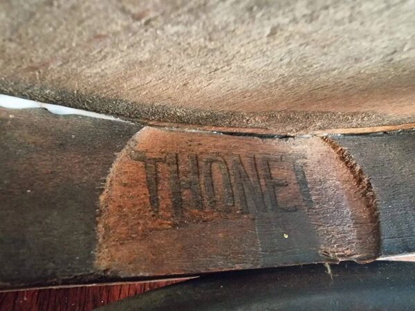 Paire de chaises bistrot Thonet anciennes – Chaises de café en bois courbé avec assise et dossier en bois pressé – 1900s, marquage d'origine