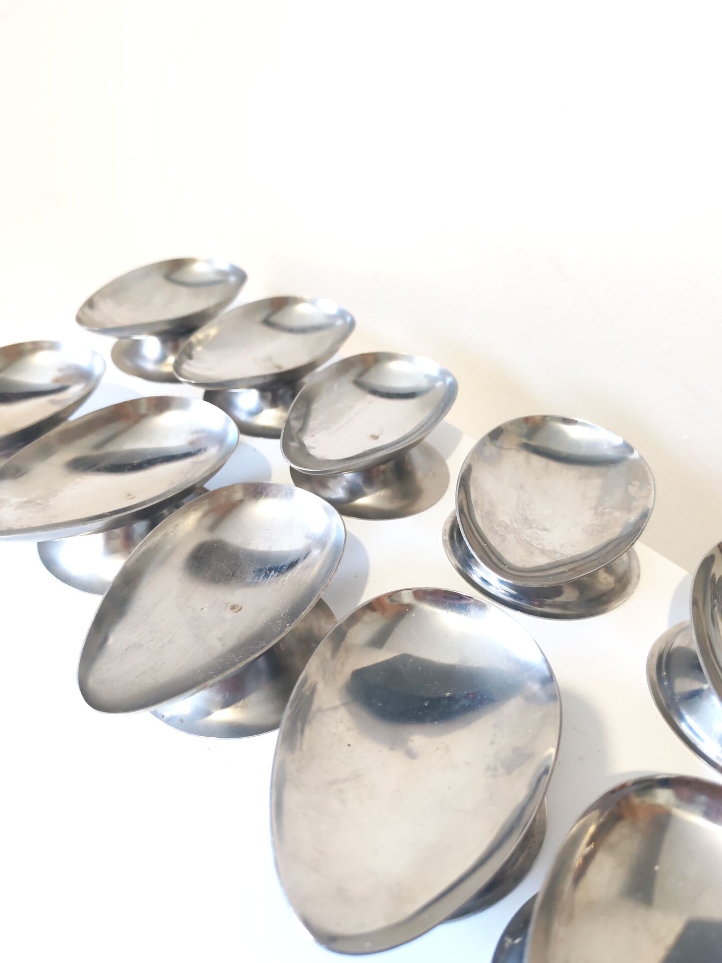 12 stainless steel chrome cups