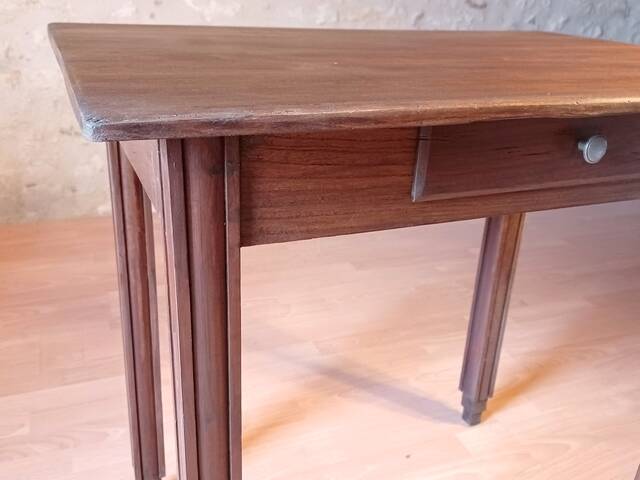 Table bureau ou table d’appoint art déco années 1930 vintage bois massif