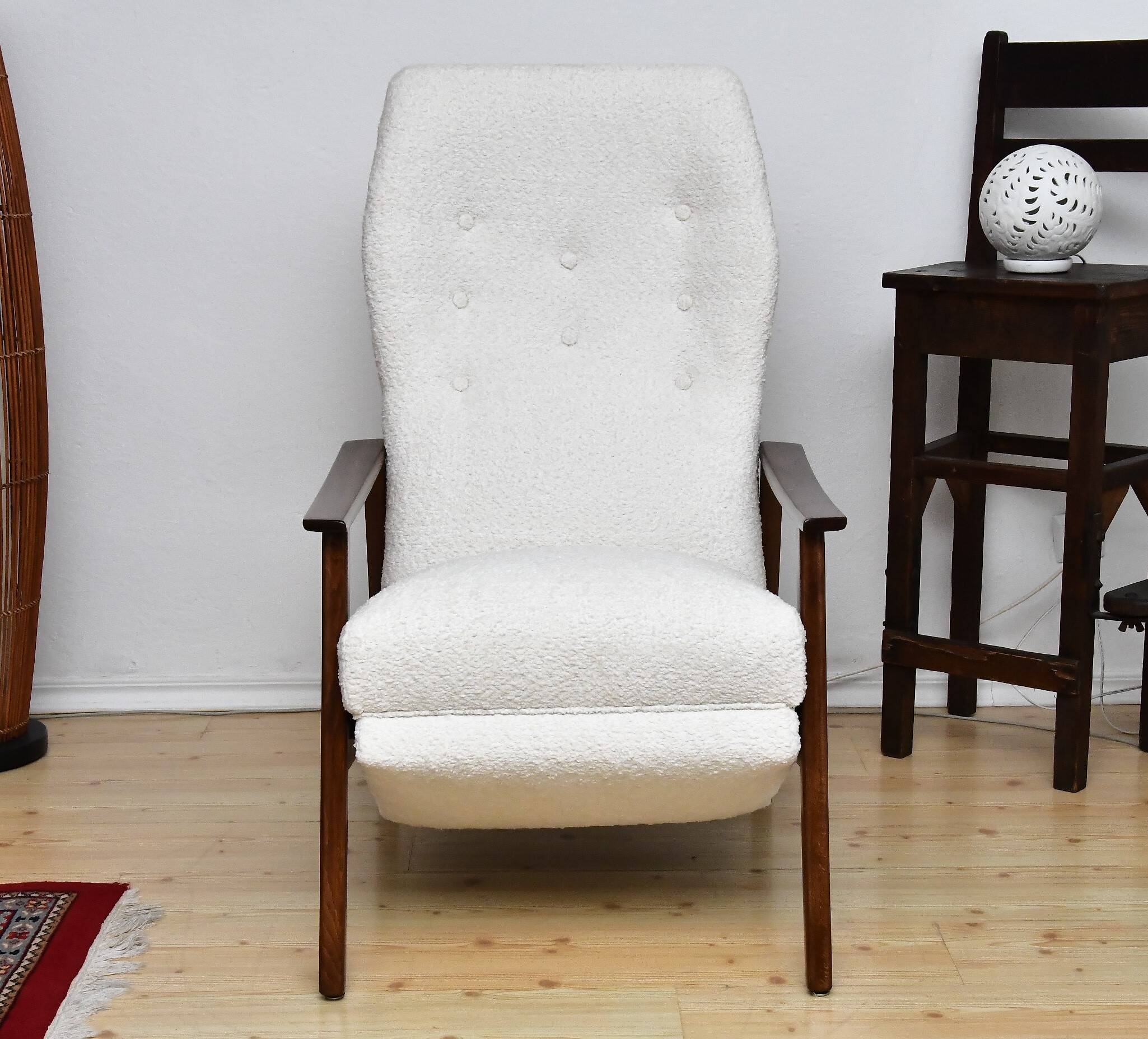 Fauteuil avec repose-pieds rabattable en Bouclé blanc crème, années 1960