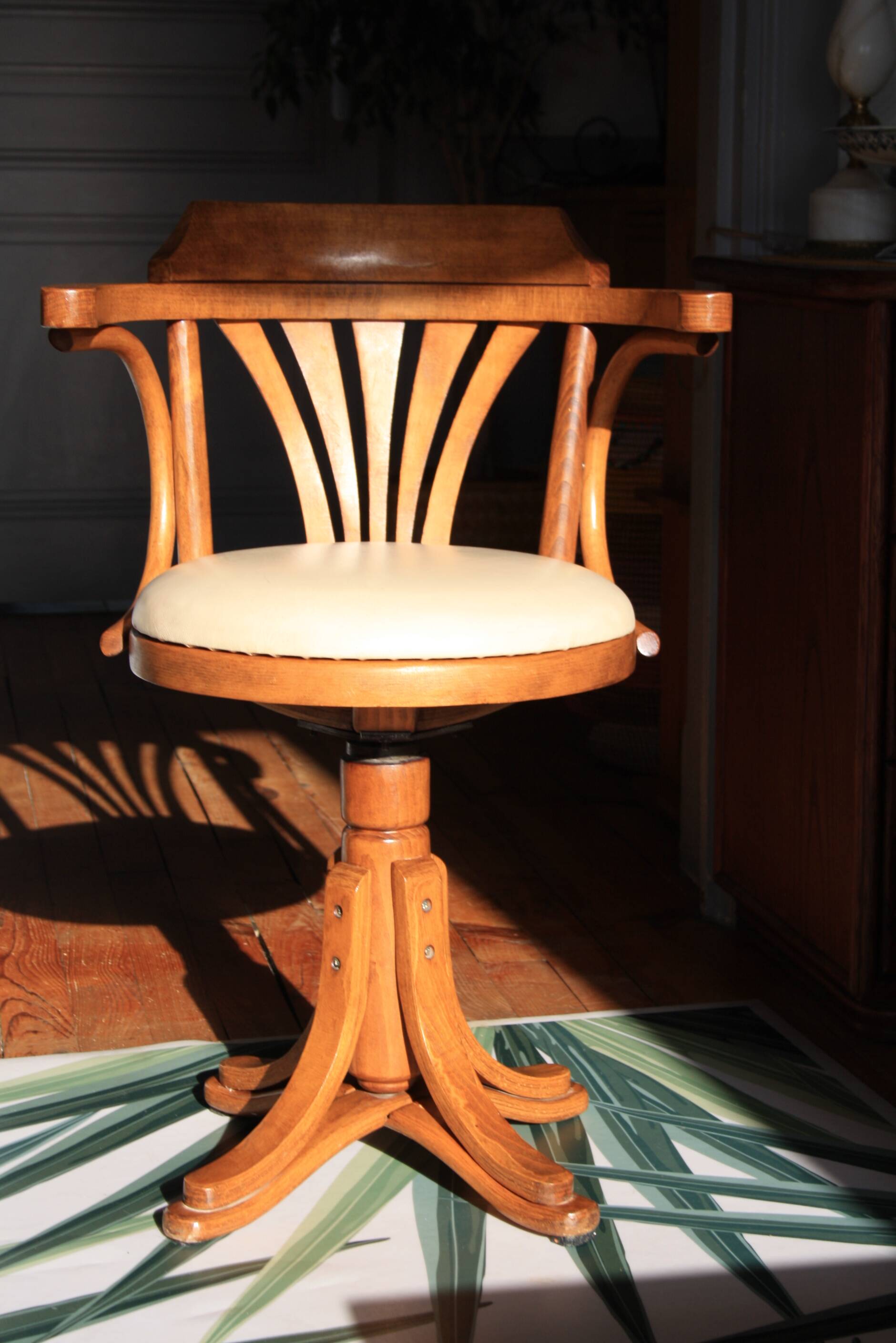 Fauteuil de bureau Americain pivotant en bois Thonet