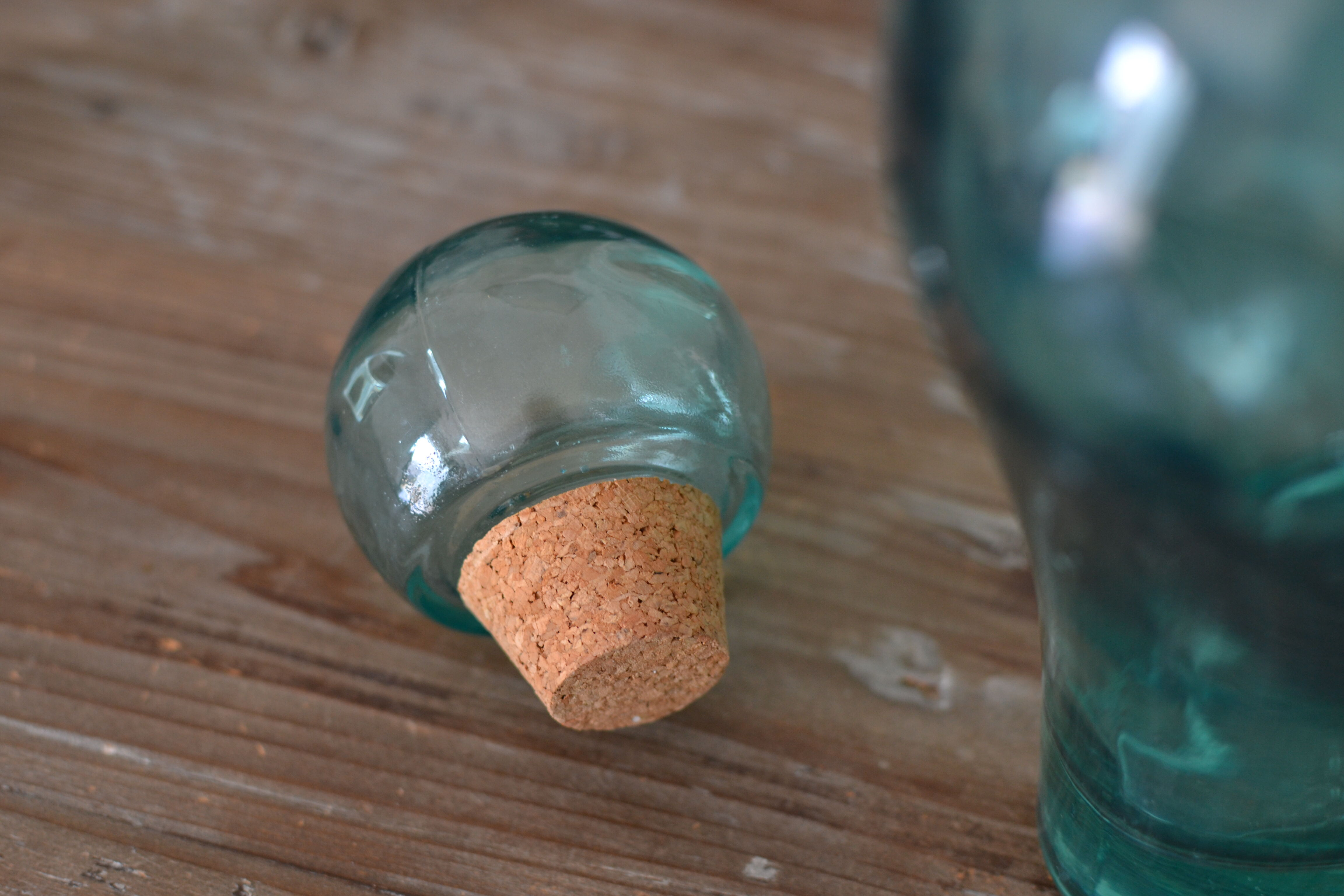 Blue bottle XXL shape perfume bottle