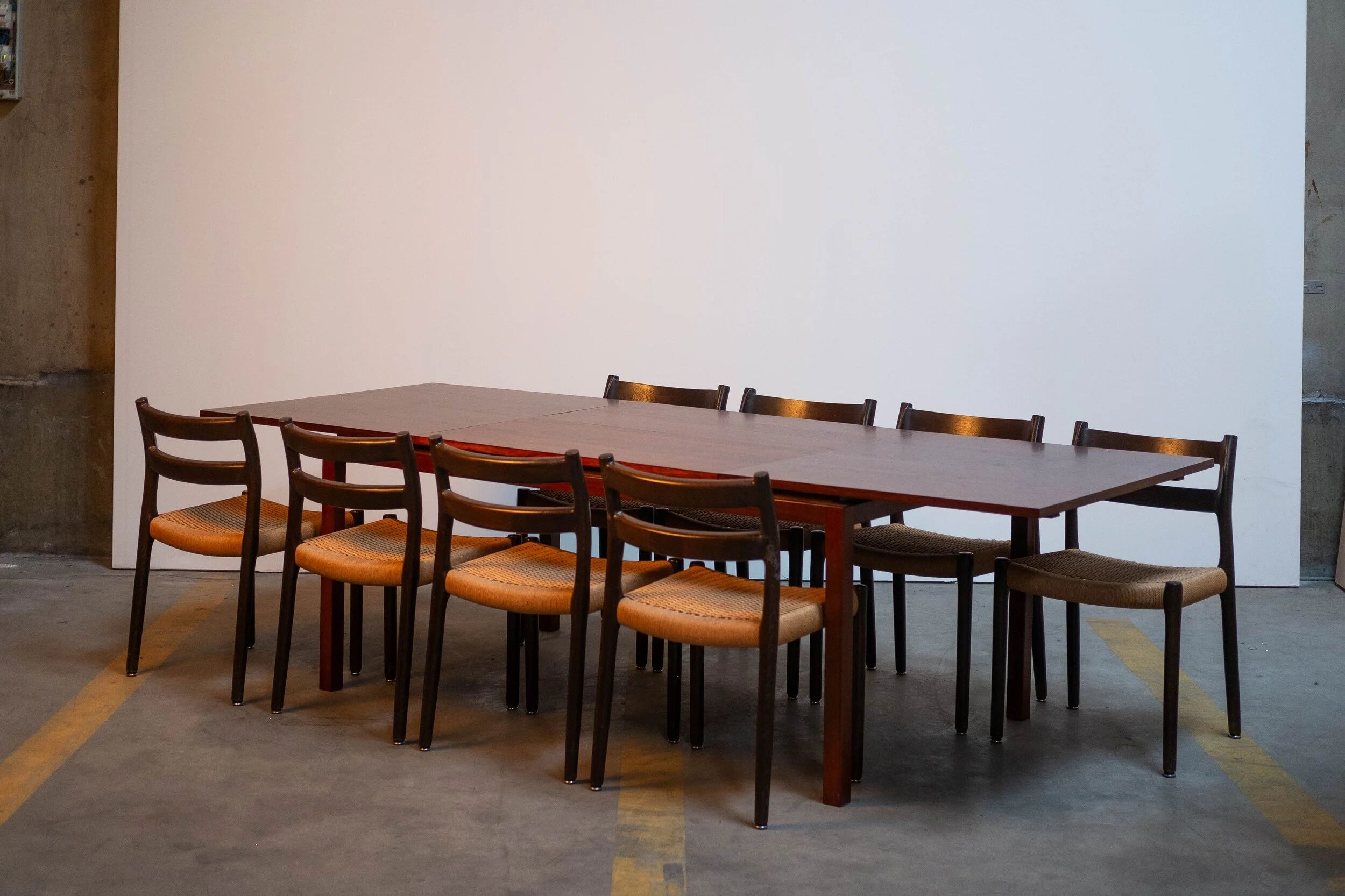 Alfred Hendrickx - Belform extendable dining table