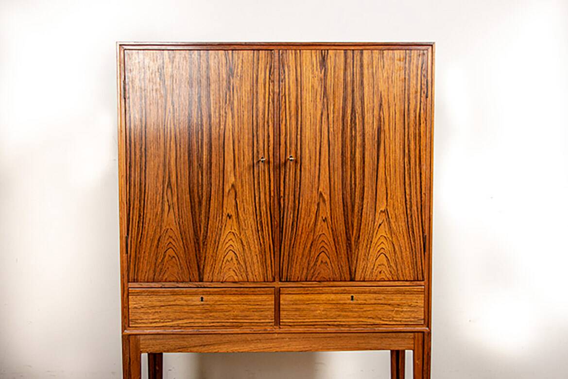 High cabinet, Bar, Danish in rosewood model 6201 by Hans Olsen 1960.