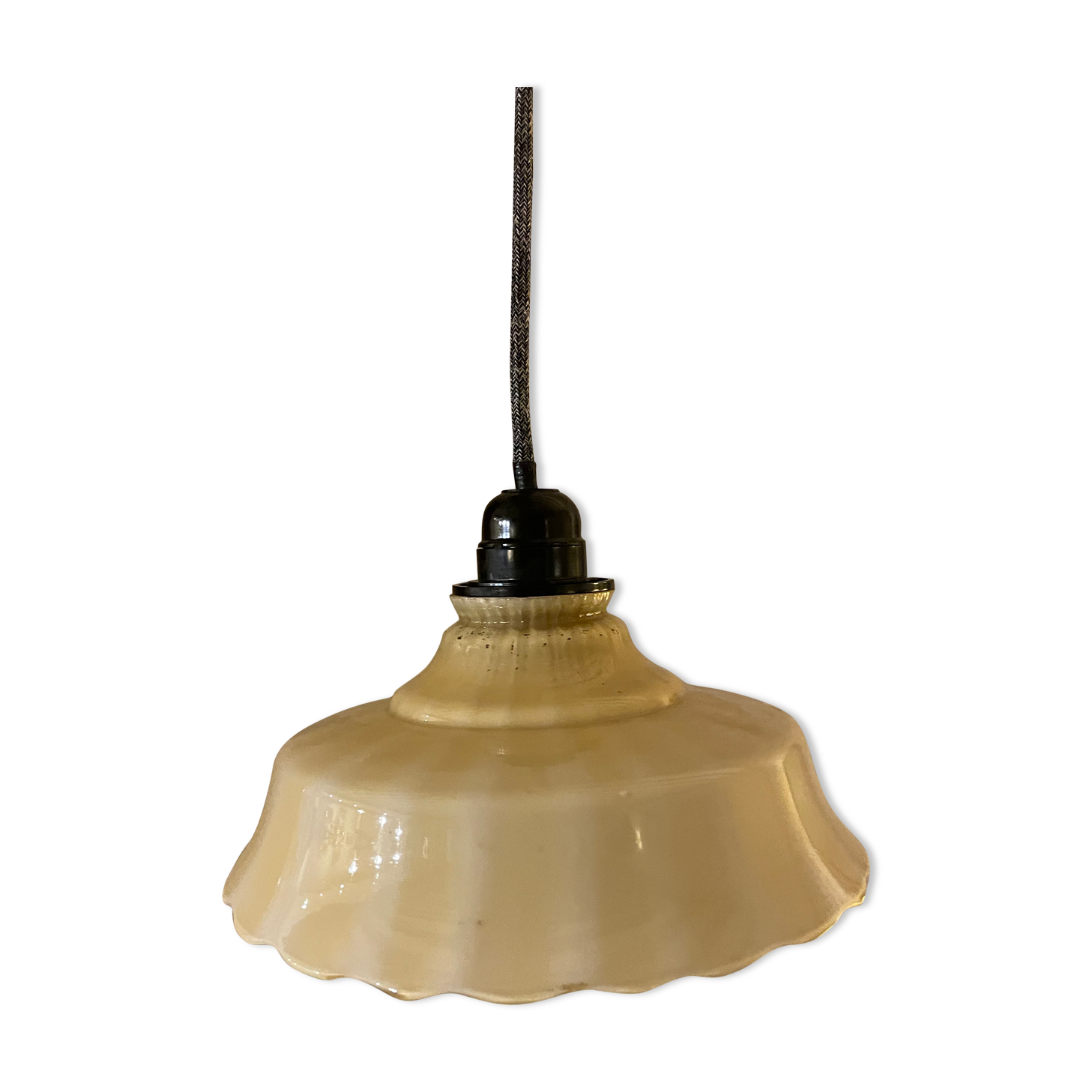Opaline suspension