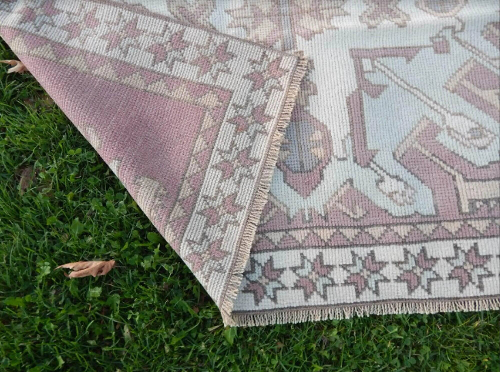Vintage handmade Turkish rug 120x168 cm
