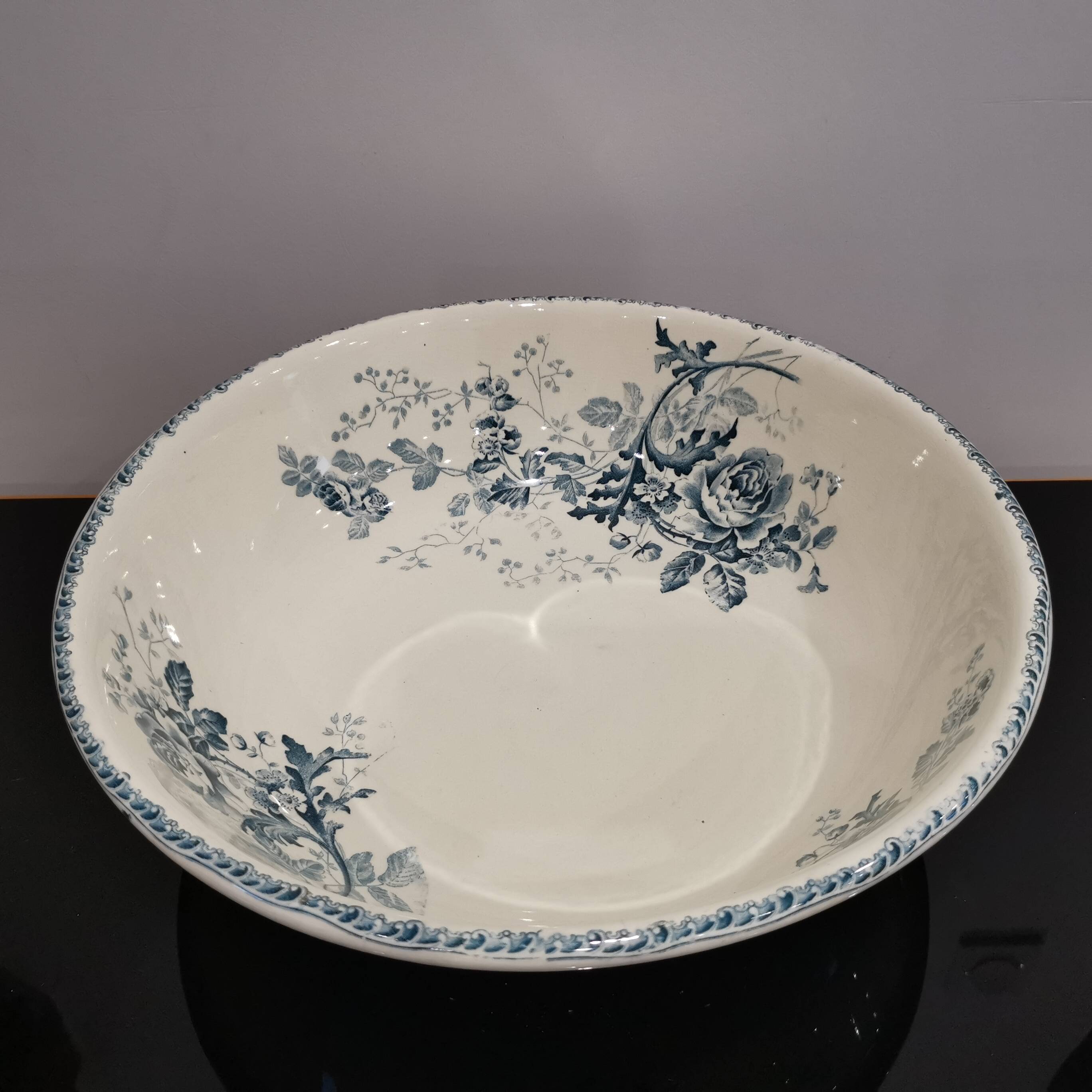 Old dish/ Terre De Fer basin Choisy-le-Roi E. Bourgeois