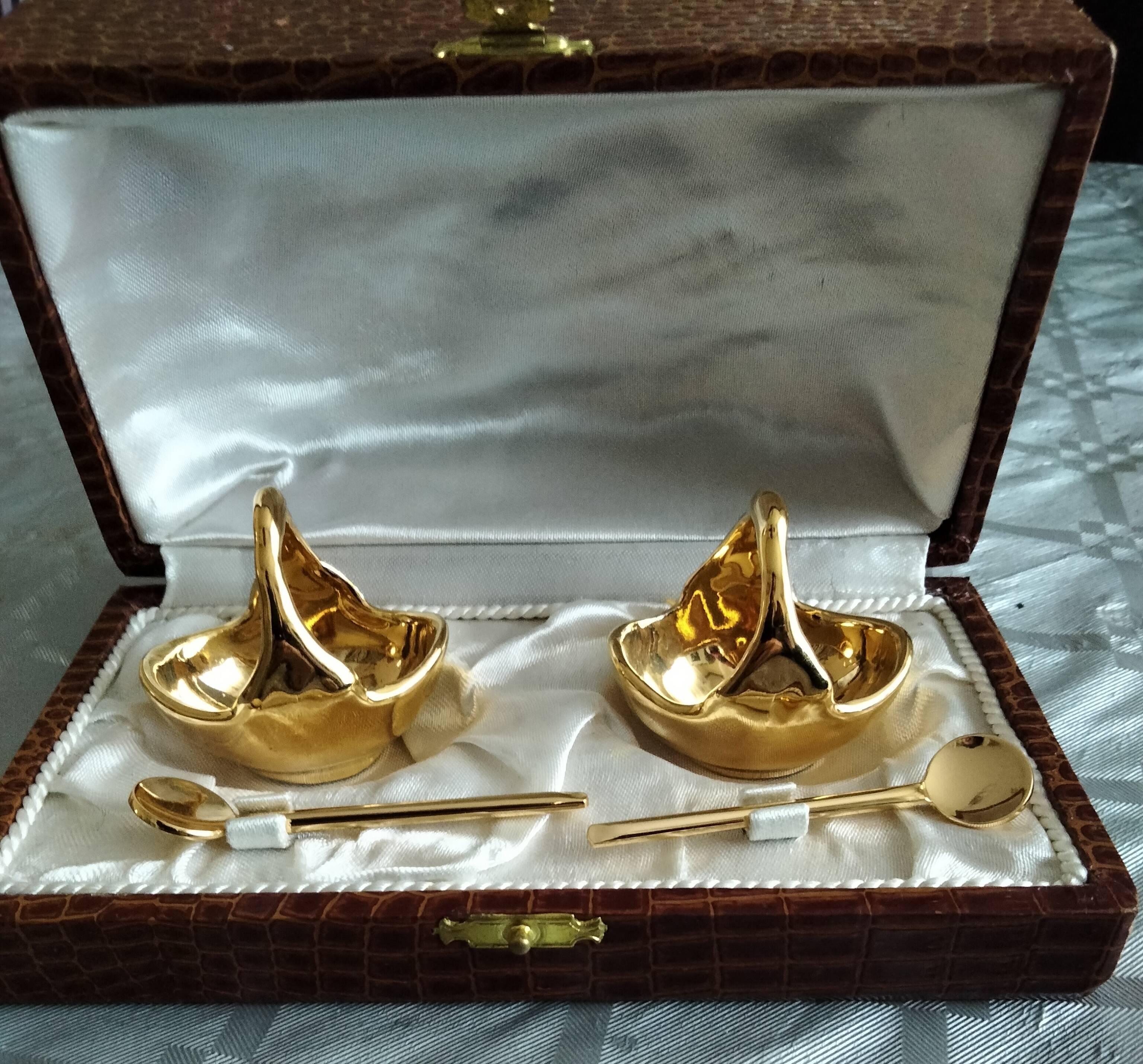 Duo salerons in porcelain from Limoges R Montigny